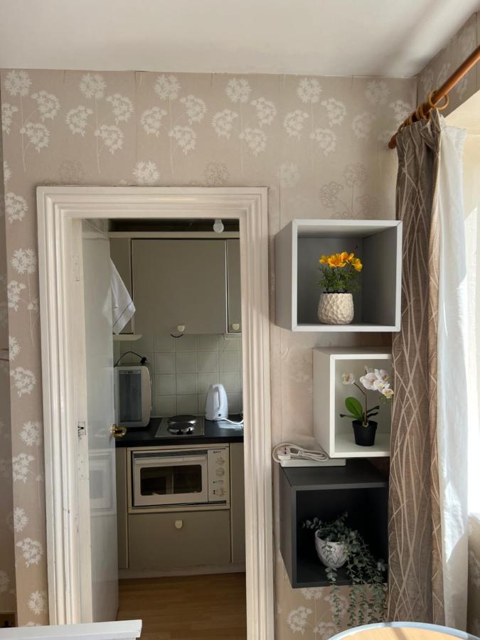 לונדון Super Located Studio In South Ken At Chelsea Cloister מראה חיצוני תמונה