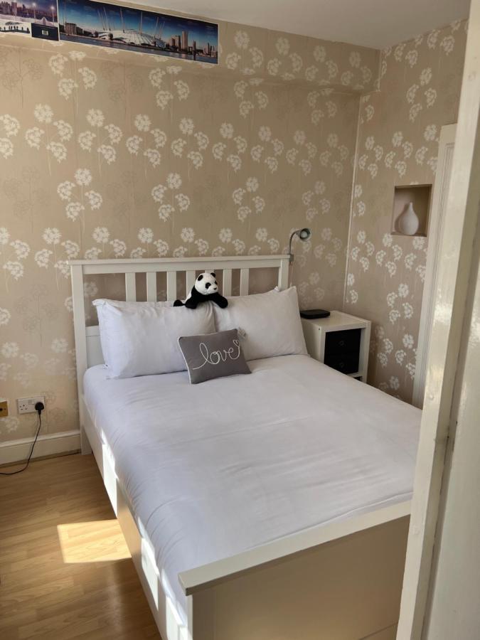 לונדון Super Located Studio In South Ken At Chelsea Cloister מראה חיצוני תמונה
